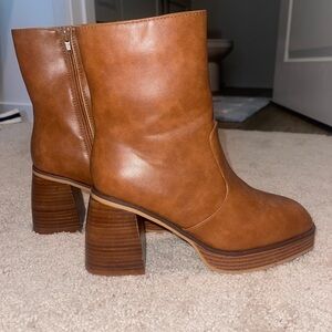 Women's faux leather boots